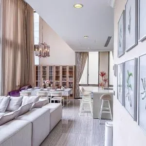 Sukhumvit-Thonglor Luxury Pool Club Villa 5 Mins to BTS 素坤逸-通罗 隐湖会所 豪华泳池别墅 5分钟到达地铁