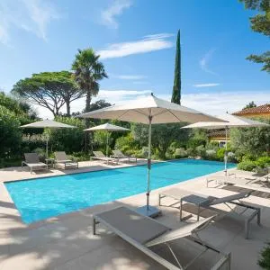 Villa Azzurra Front Beach - Happy Rentals