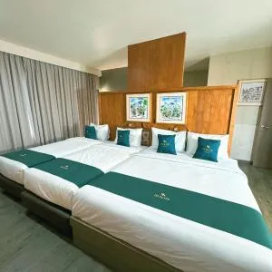 Penthouse at Student Park by JM SUITE