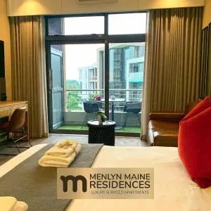 Menlyn Maine Residences - Paris king sized bed