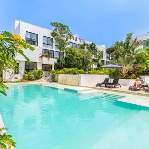 Tropical Bliss Apartments 3 Pools Rooftop Lounge and Gym