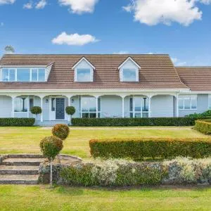 Group & Family Retreat, Spacious Home, Pool & Spa