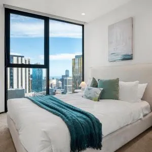 Gorgeous City Views 59th Floor 2BR with Pool & Gym