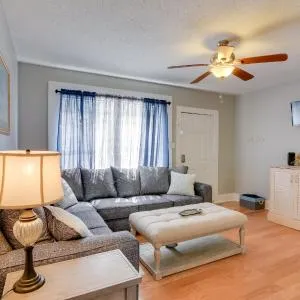 3 Mi to Dtwn Galveston Beautiful Apt with Deck!
