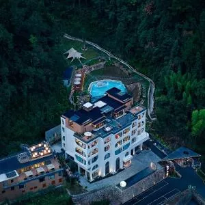 Zhangjiajie Juanjie Luxury Resorts--Provide free one-way airport pick-up service