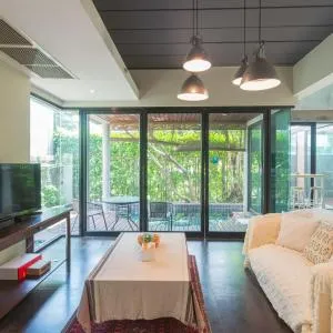 Luxe Bangkok Pool Villa 3 Min to Thonglor BTS & Nightlife