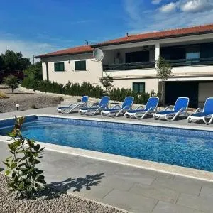 Family friendly house with a swimming pool Trget, Rasa - 23420