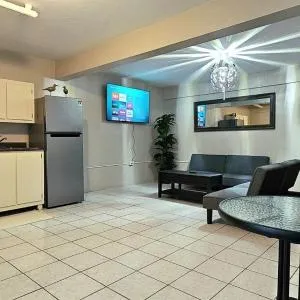Cozy Retreat near Beaches & Bars