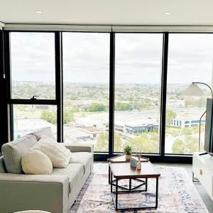 Sunset Serenity 2 bedroom Apt in Olympic Park
