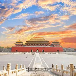 base-Beijing Sanlitun Serviced Apartment-Close to Forbidden City, Tian'anmen Square &Bike rental &Subway Line 2&3&17 &Free coffee &Washing machine, Kitchen &English speaking &High speed free WiFi &Robot