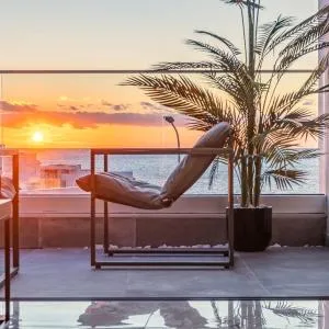 HiddenGems Residences 202 - The LXR Penthouse - Pool & Steps to Beach