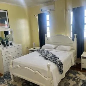 The Villa at Melanie - Luxury 3 Bedroom Apartment