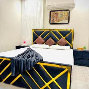 One Bed Designer Luxury Apartment Mehar Suites