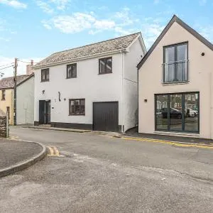 Flat 2 - Uk49045