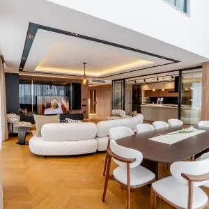 6-Bedroom Villa with Sauna & Pool
