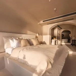 Dali Songyun Cliff Hotel