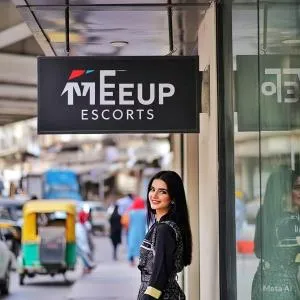 Hotel next É s c o r t s Meetup Lahore