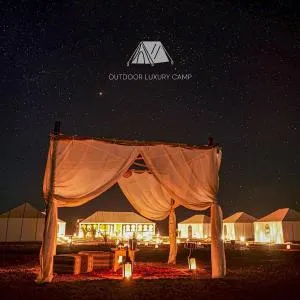 Outdoor luxury camp
