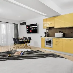 Central Deluxe by RH Living