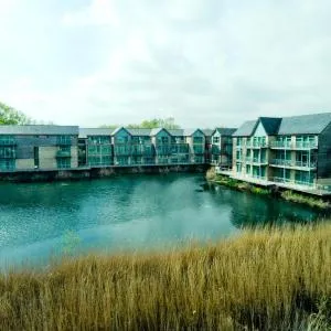 De Vere Cotswold Water Park Apartments