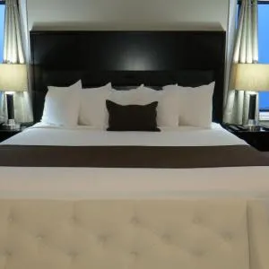 Dockside Suites