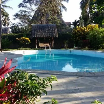 Villa SOLEIL Pool Resort, Galu Beach