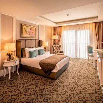 VUNI PALACE PREMIUM BEACHFRONT Hotel & SPA & Casino Hotel Review