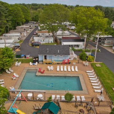 Kennebunk Gallery Motel and Cottages — photo 22