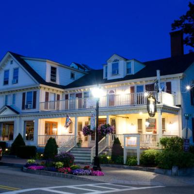 Kennebunk Gallery Motel and Cottages — photo 23