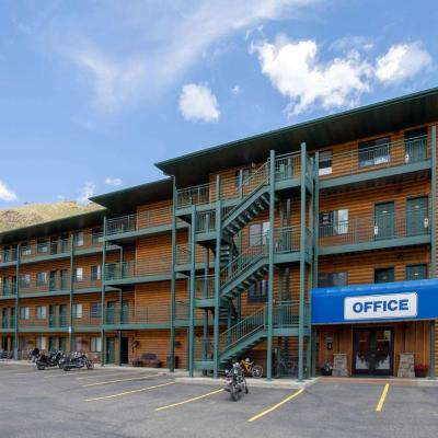 Absaroka Lodge — photo 19