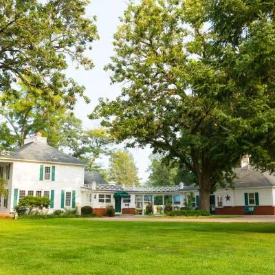 Oak Park Inn, מלון בWhitehall