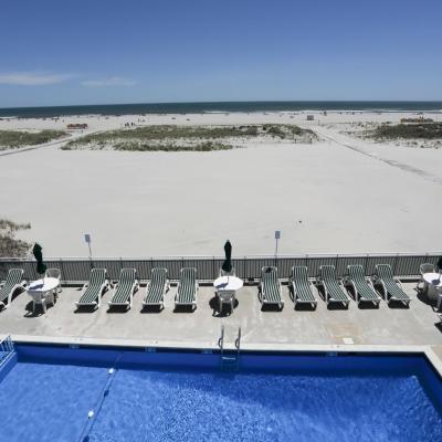 Adventurer Oceanfront Inn — photo 24