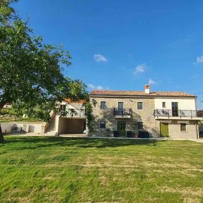 ECO FARM apartman MARIMA โรงแรมในGračišče