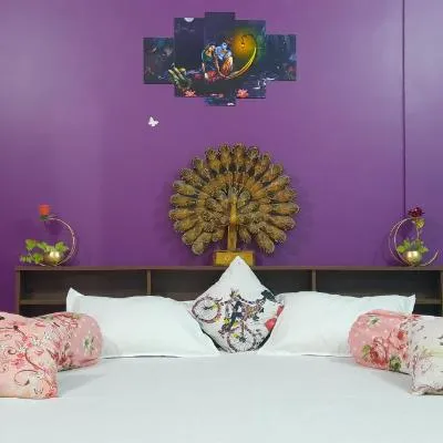 Selfie n Studio Homestay โรงแรมในKhānāpāra