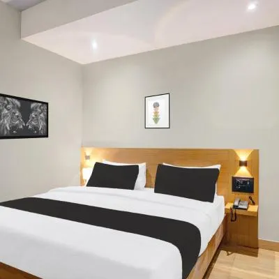 Super Townhouse Oak Sarusajai Stadium โรงแรมในDispur
