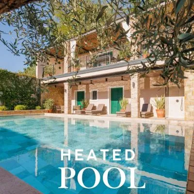 Vila ROBIDA & SPA โรงแรมในČrni Kal