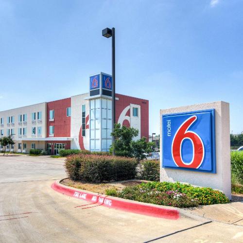 Image of Motel 6-Roanoke, TX - Northlake - Speedway