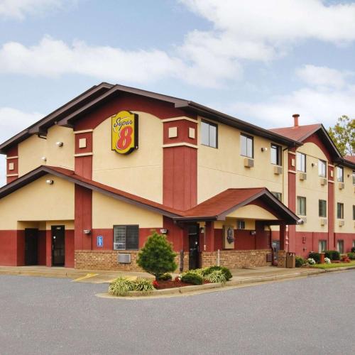 Image of Super 8 by Wyndham Richmond Airport VA