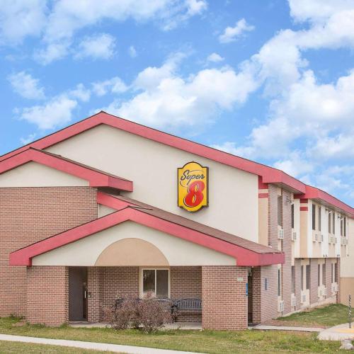 Image of Super 8 by Wyndham Sheboygan WI