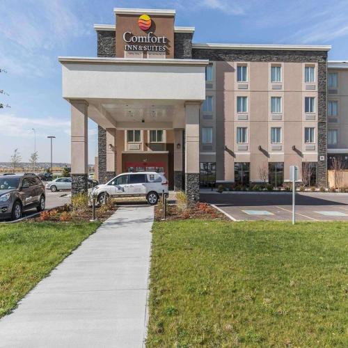 Image of Comfort Inn & Suites Airport North