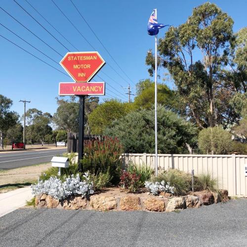 Image of Statesman Motor Inn