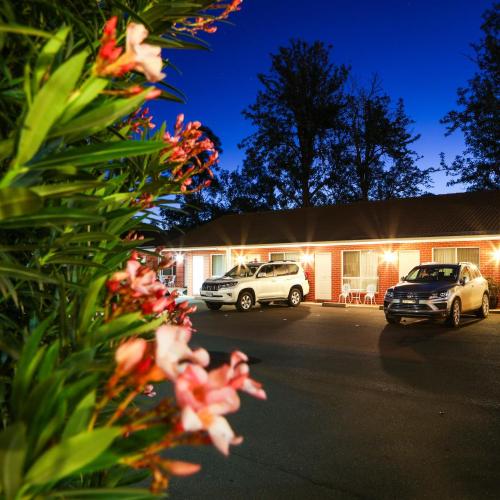 Image of Akuna Motor Inn and Apartments