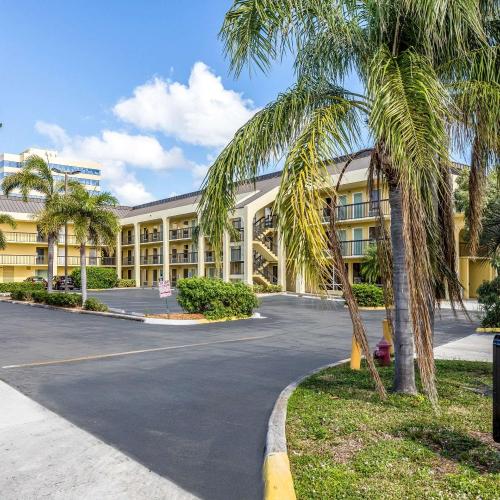 Image of Quality Inn Palm Beach International Airport
