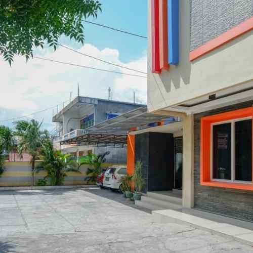 Image of RedDoorz near Millenium Waterpark Palu