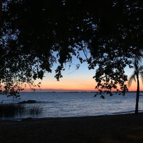 Ap beira da Praia das Ondinas em São Lourenço do Sul, RS - pousada e hospedagem