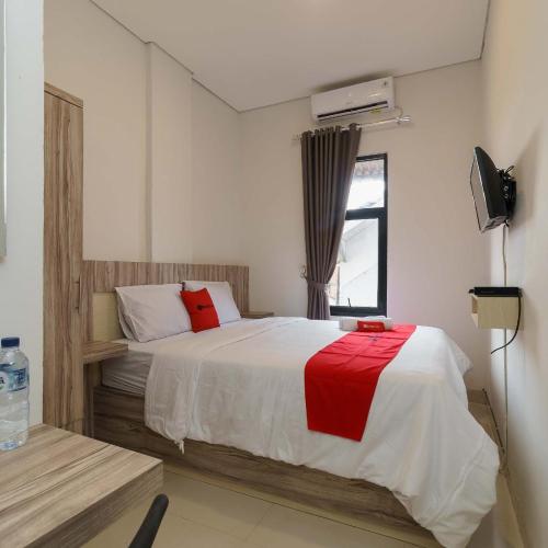 Image of RedDoorz Syariah near RSUD Siti Fatimah Palembang