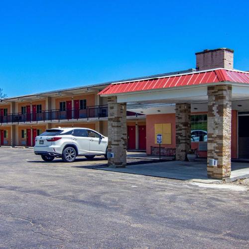 Image of Econo Lodge Hotel Bradford