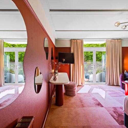 The Central Hotel Queenstown, A Naumi Chapter