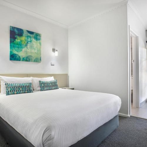 Image of Nightcap at Skyways Hotel