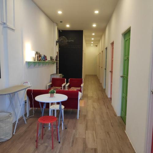 Image of EZ Lodgings